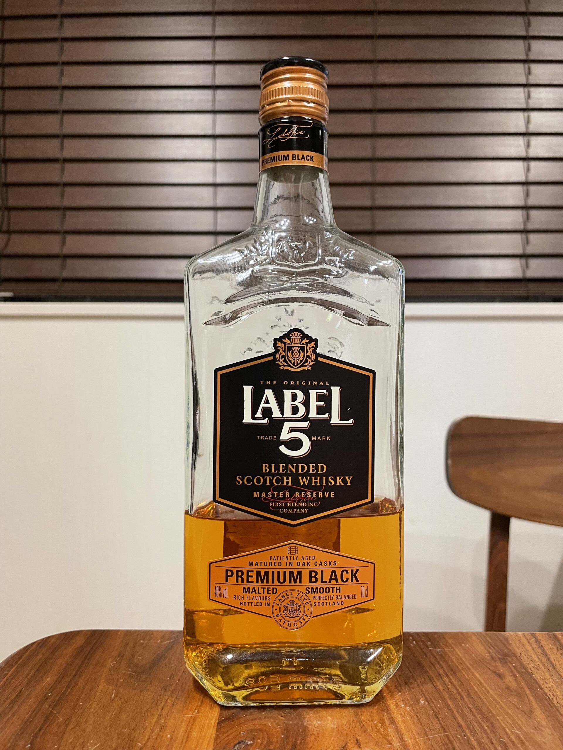 格安ウイスキーのプレミアムバージョン！？『ラベル5プレミアム